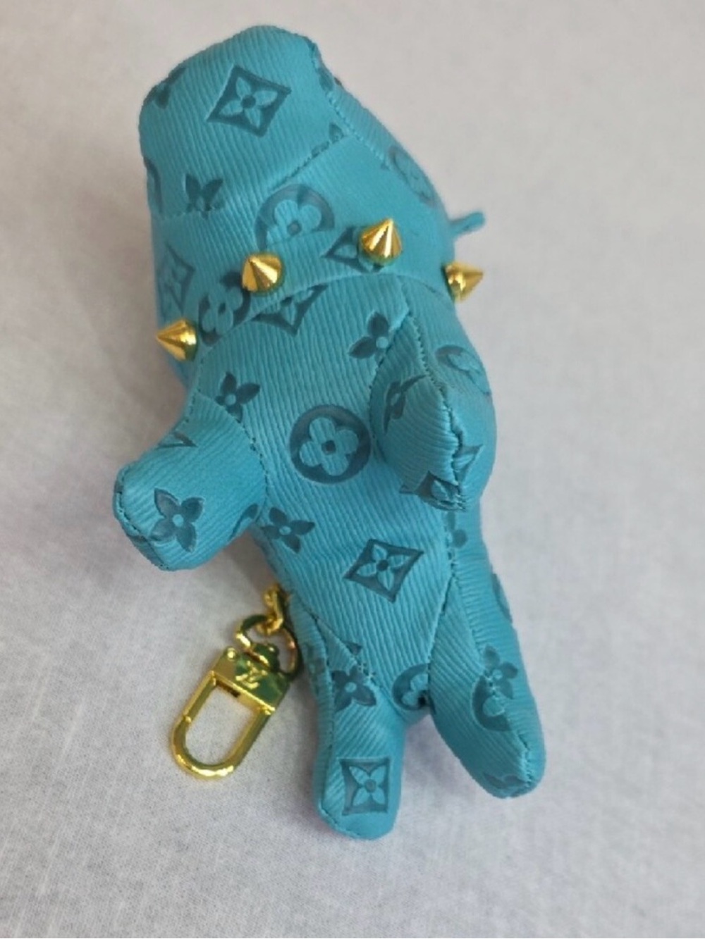 Luxury Blue Dog Key Charm with Gold Chain and Studs - Picture 5 of 6
